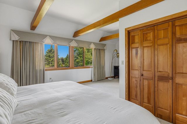108 Tidewater Farm Road, Stratham, NH 03885