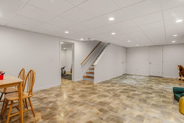 108 Tidewater Farm Road, Stratham, NH 03885