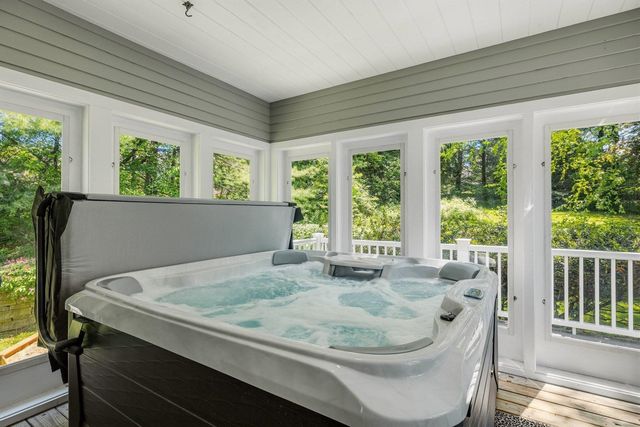 108 Tidewater Farm Road, Stratham, NH 03885