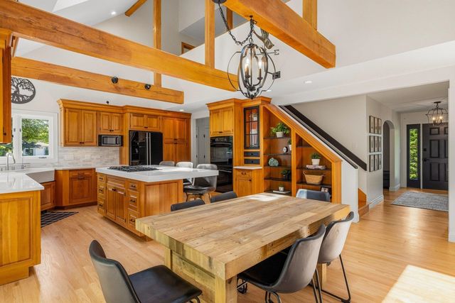 108 Tidewater Farm Road, Stratham, NH 03885
