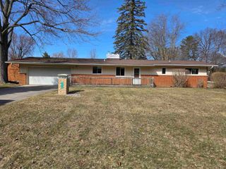 8020 Winchester Court, Saginaw, MI 48609