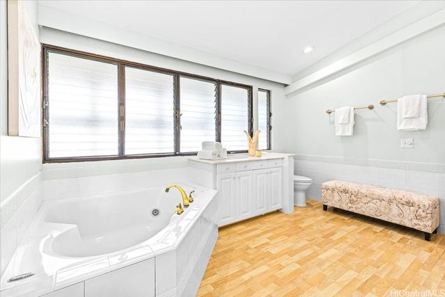 1717 Palaau Street, Honolulu, HI 96821