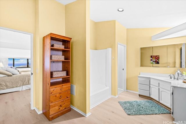1717 Palaau Street, Honolulu, HI 96821