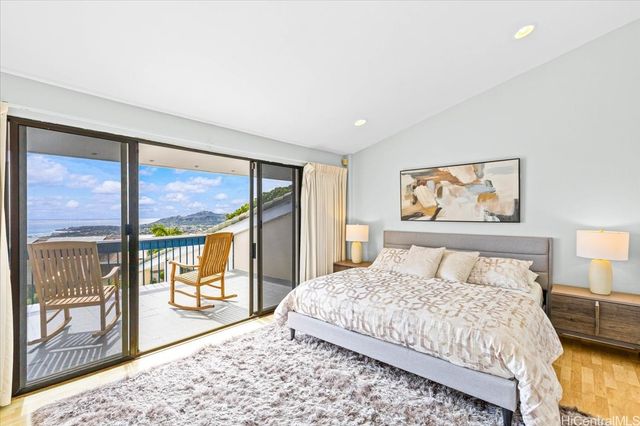 1717 Palaau Street, Honolulu, HI 96821