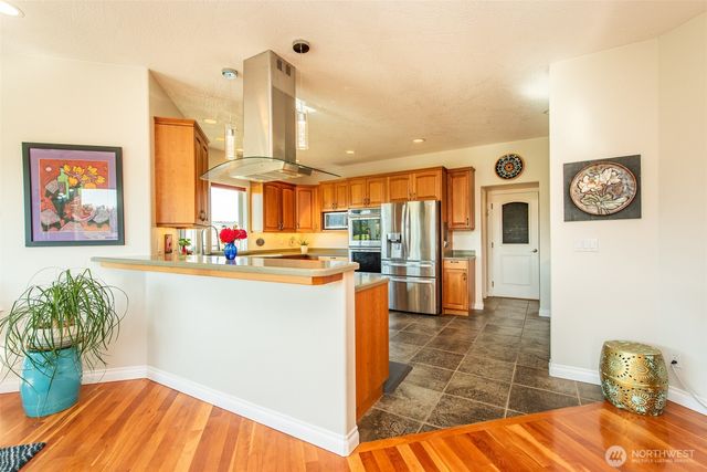 920 N Gierin Creek Lane, Sequim, WA 98382
