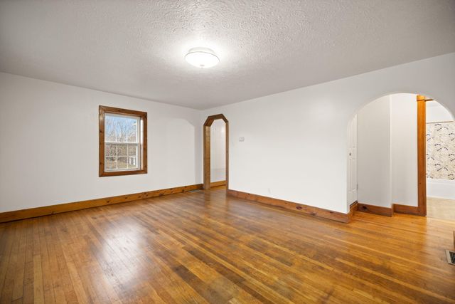 2435 N Laurel Road, London, KY 40741