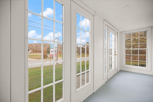 2435 N Laurel Road, London, KY 40741