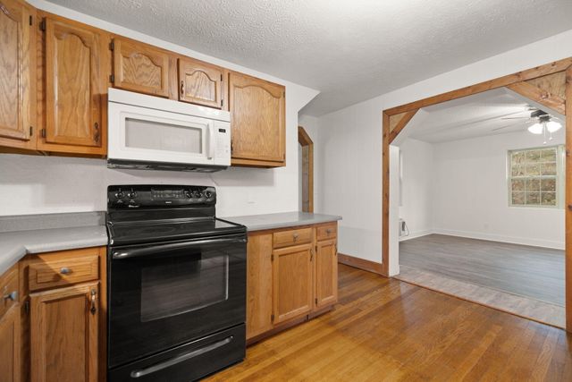 2435 N Laurel Road, London, KY 40741