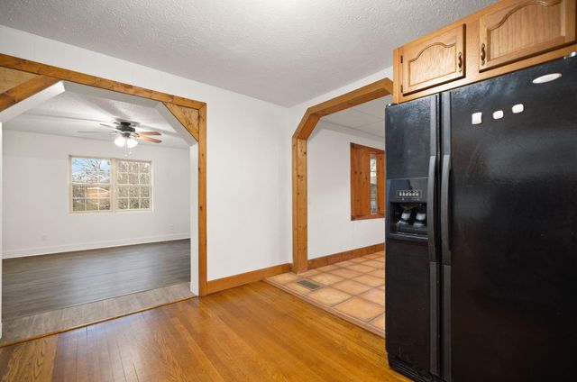 2435 N Laurel Road, London, KY 40741