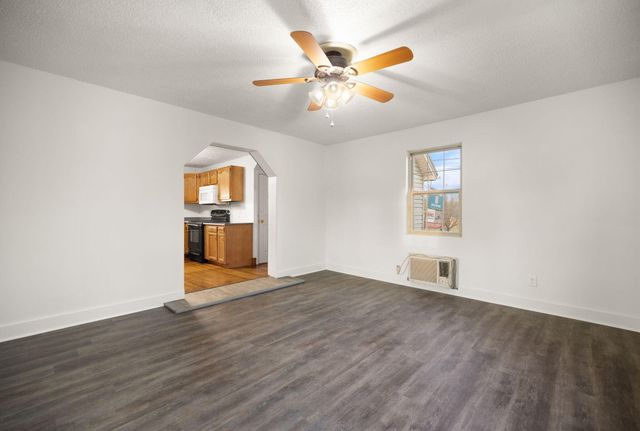 2435 N Laurel Road, London, KY 40741