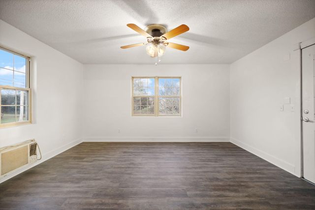 2435 N Laurel Road, London, KY 40741