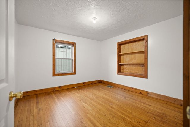 2435 N Laurel Road, London, KY 40741