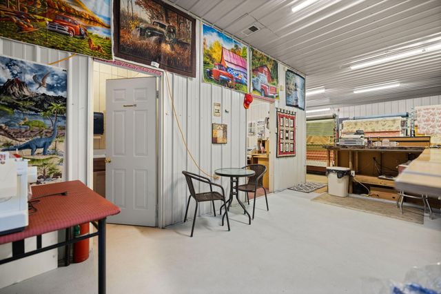 2435 N Laurel Road, London, KY 40741