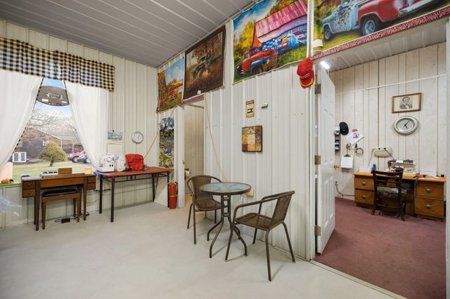 2435 N Laurel Road, London, KY 40741