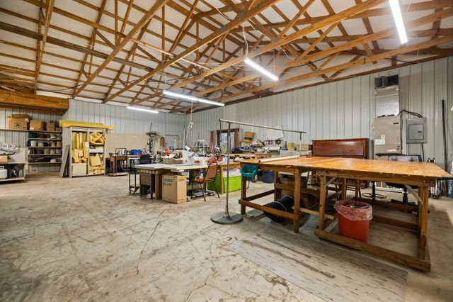 2435 N Laurel Road, London, KY 40741