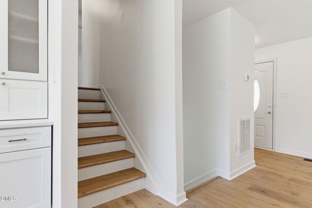 7 Cates Court, Hillsborough, NC 27278