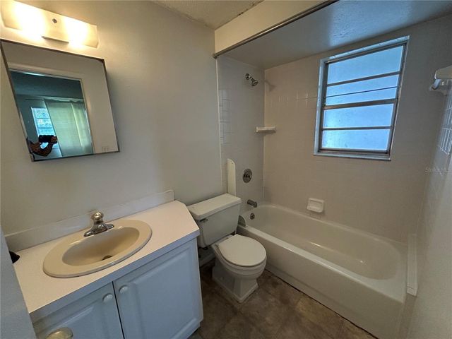 4427 58TH STREET W, Bradenton, FL 34210