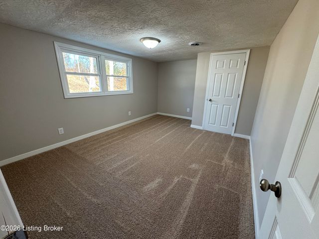 215 Meade Springs Rd, Brandenburg, KY 40108