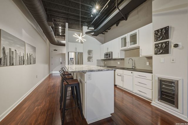214 E Travis St Apt 205, San Antonio, TX 78205