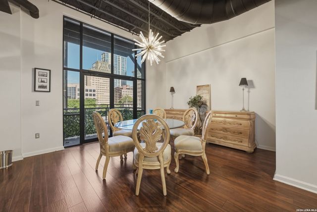 214 E Travis St Apt 205, San Antonio, TX 78205