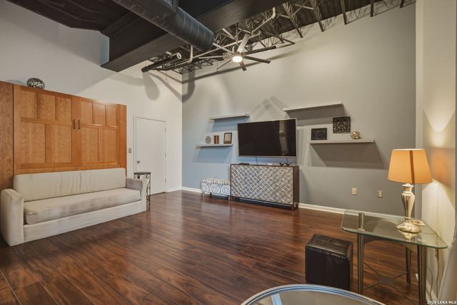 214 E Travis St Apt 205, San Antonio, TX 78205