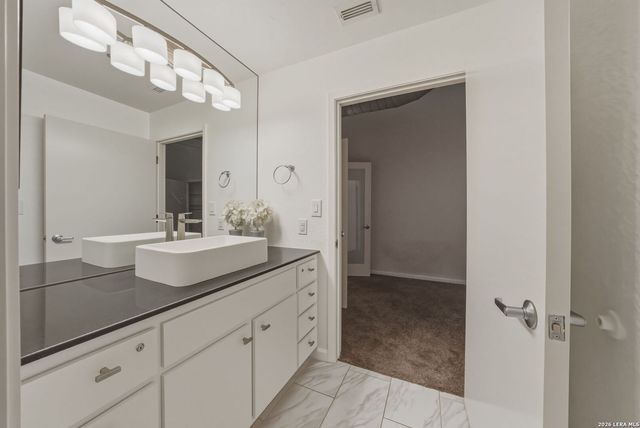 214 E Travis St Apt 205, San Antonio, TX 78205