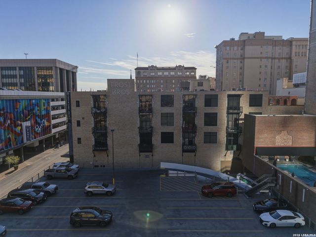214 E Travis St Apt 205, San Antonio, TX 78205