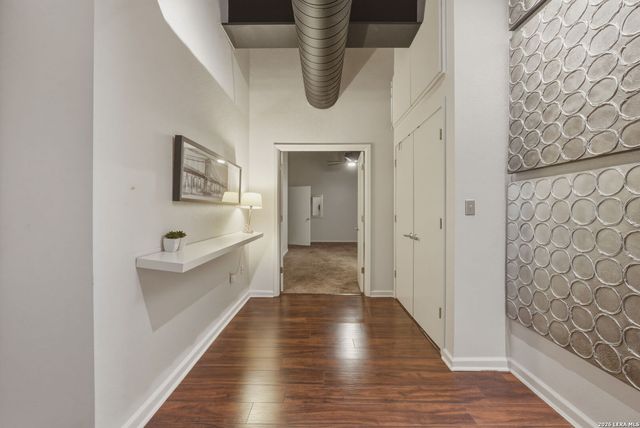 214 E Travis St Apt 205, San Antonio, TX 78205