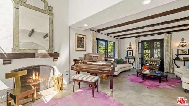 11662 Duque Drive, Studio City, CA 91604