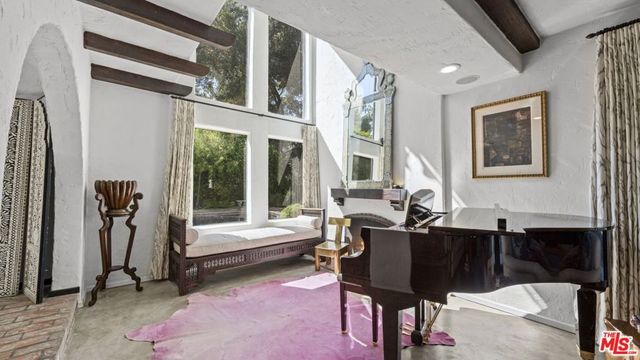 11662 Duque Drive, Studio City, CA 91604