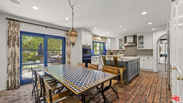 11662 Duque Drive, Studio City, CA 91604