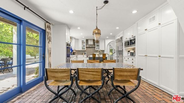 11662 Duque Drive, Studio City, CA 91604