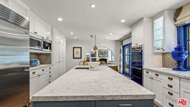 11662 Duque Drive, Studio City, CA 91604