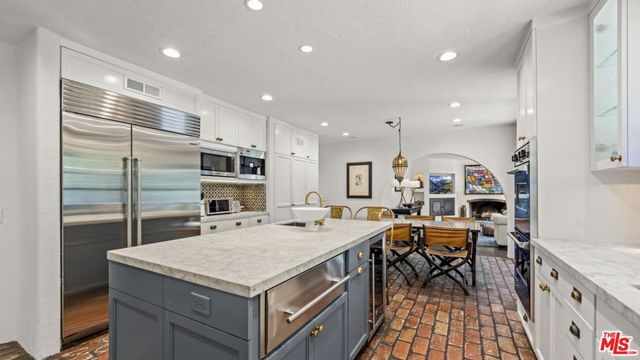 11662 Duque Drive, Studio City, CA 91604