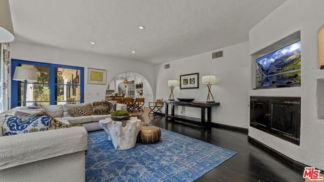 11662 Duque Drive, Studio City, CA 91604