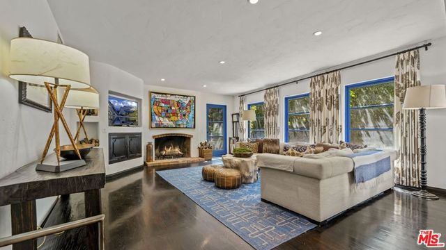 11662 Duque Drive, Studio City, CA 91604