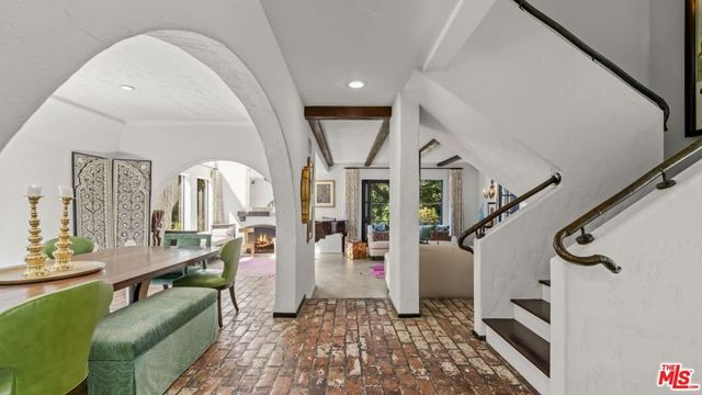 11662 Duque Drive, Studio City, CA 91604