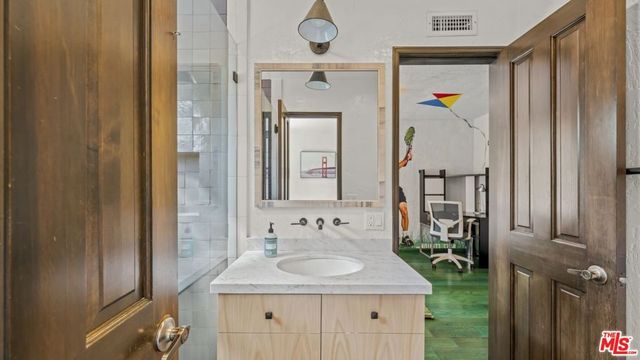 11662 Duque Drive, Studio City, CA 91604