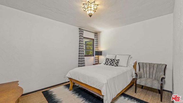 11662 Duque Drive, Studio City, CA 91604