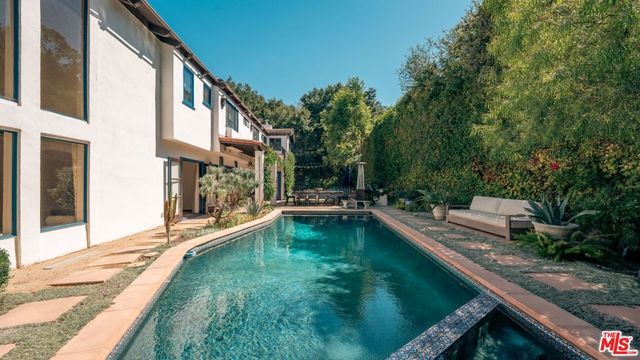 11662 Duque Drive, Studio City, CA 91604