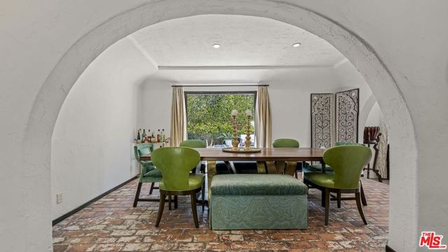 11662 Duque Drive, Studio City, CA 91604