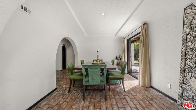 11662 Duque Drive, Studio City, CA 91604