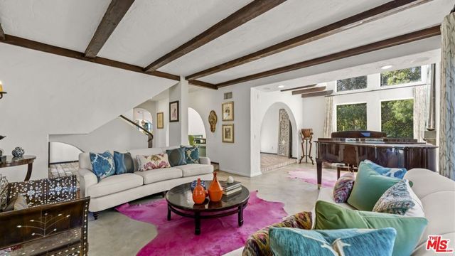 11662 Duque Drive, Studio City, CA 91604