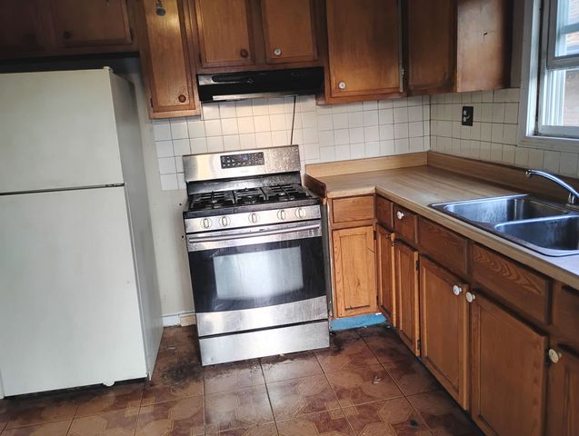 1722 N 36th Avenue, Stone Park, IL 60165