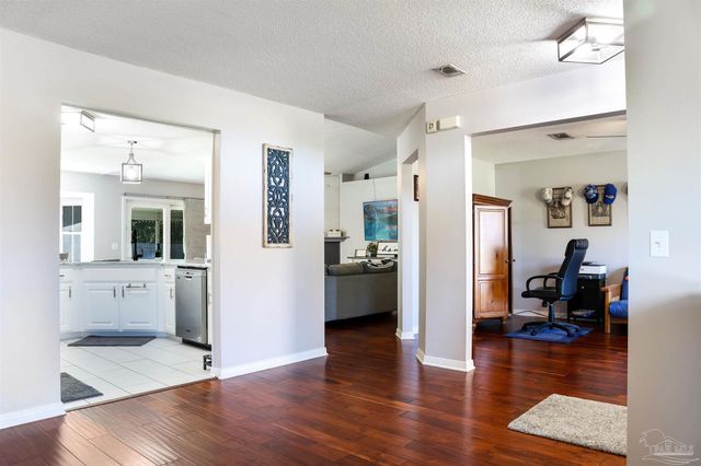 1105 Freeboard Blvd, Pensacola, FL 32507