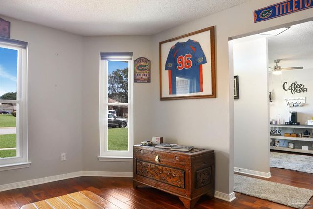 1105 Freeboard Blvd, Pensacola, FL 32507