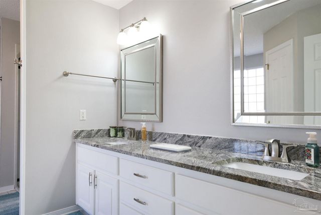 1105 Freeboard Blvd, Pensacola, FL 32507