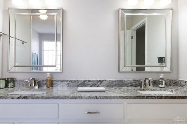 1105 Freeboard Blvd, Pensacola, FL 32507