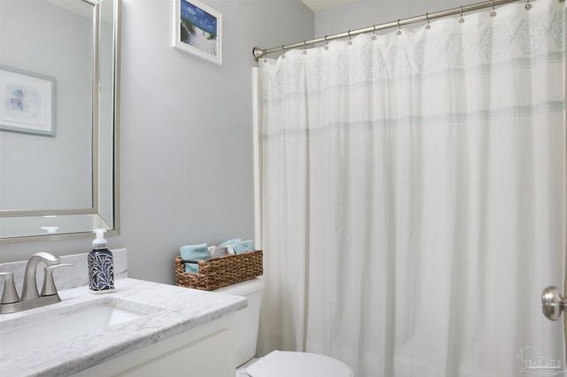 1105 Freeboard Blvd, Pensacola, FL 32507