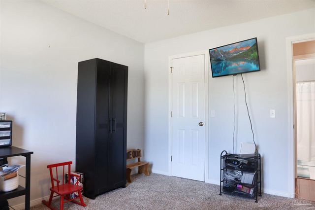 1105 Freeboard Blvd, Pensacola, FL 32507